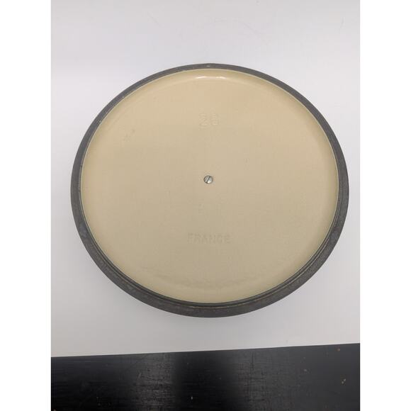 Classic Le Creuset ROUND Dutch Oven #26 Hard To Find GREEN Olive 5.5 Qt W Lid - Picture 3 of 10